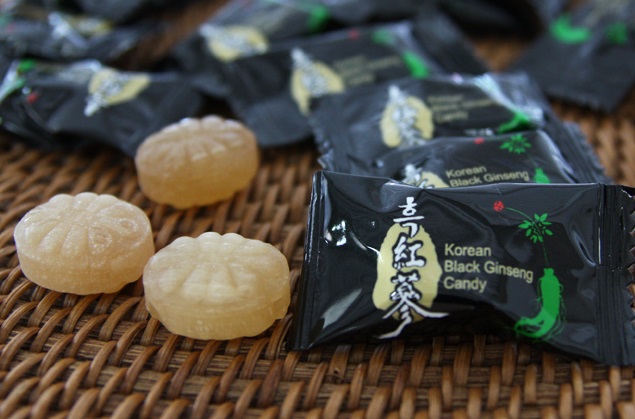 Kẹo hắc sâm Daedong Hàn Quốc là sự kết hợp của hương vị hơi đắng của chiết xuất hắc sâm và đường hoa quả với xirô ngô giúp bồi bổ sức khỏe, tăng cường...